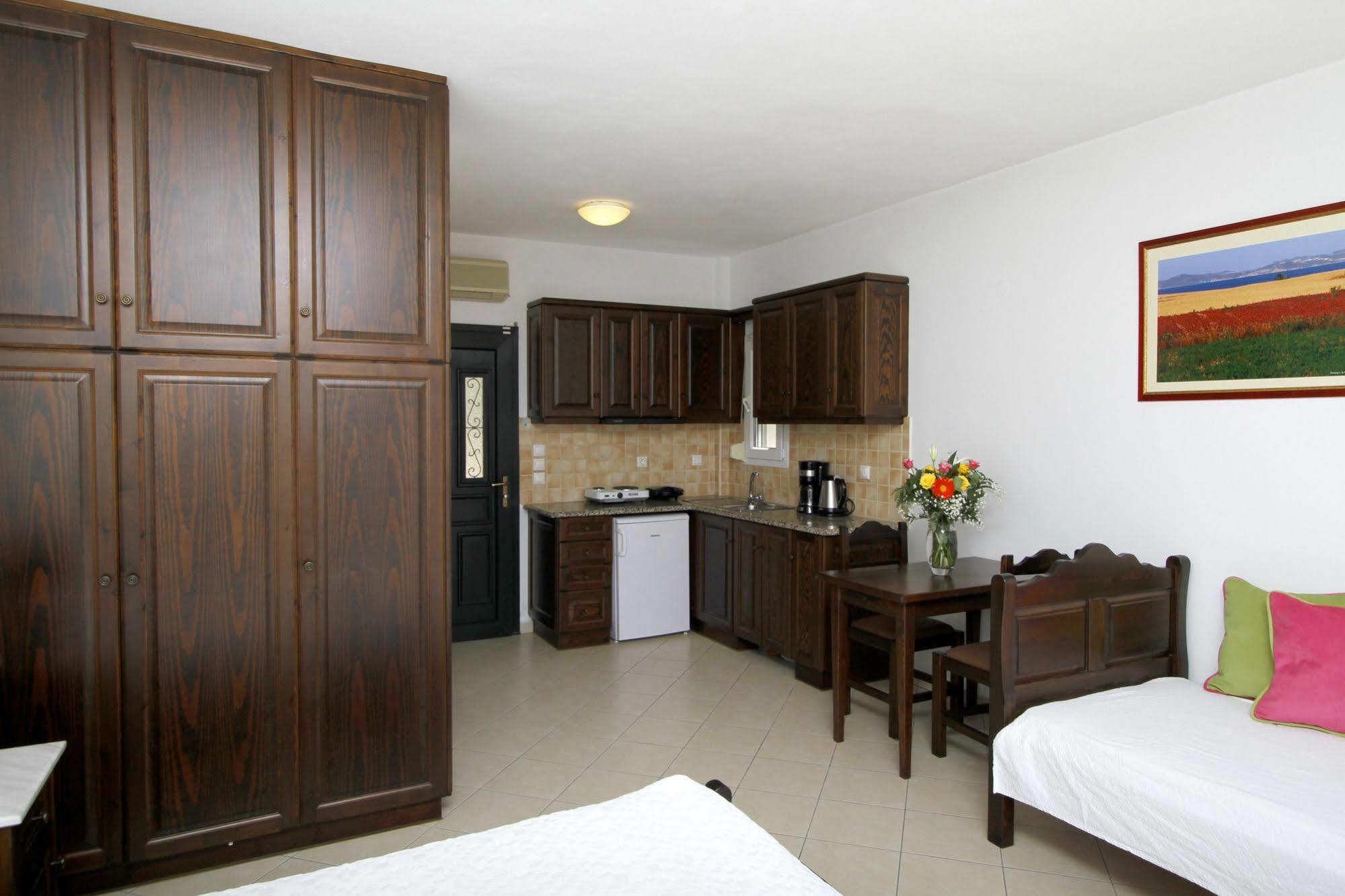 Amygdalies Apartments Міріна Екстер'єр фото